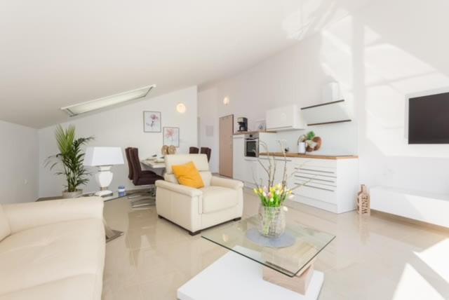 Luxury Apartment Anto With Sea View And Balcony Banjole Exterior photo
