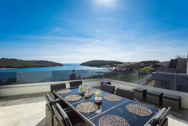 Luxury Apartment Anto With Sea View And Balcony Banjole Exterior photo